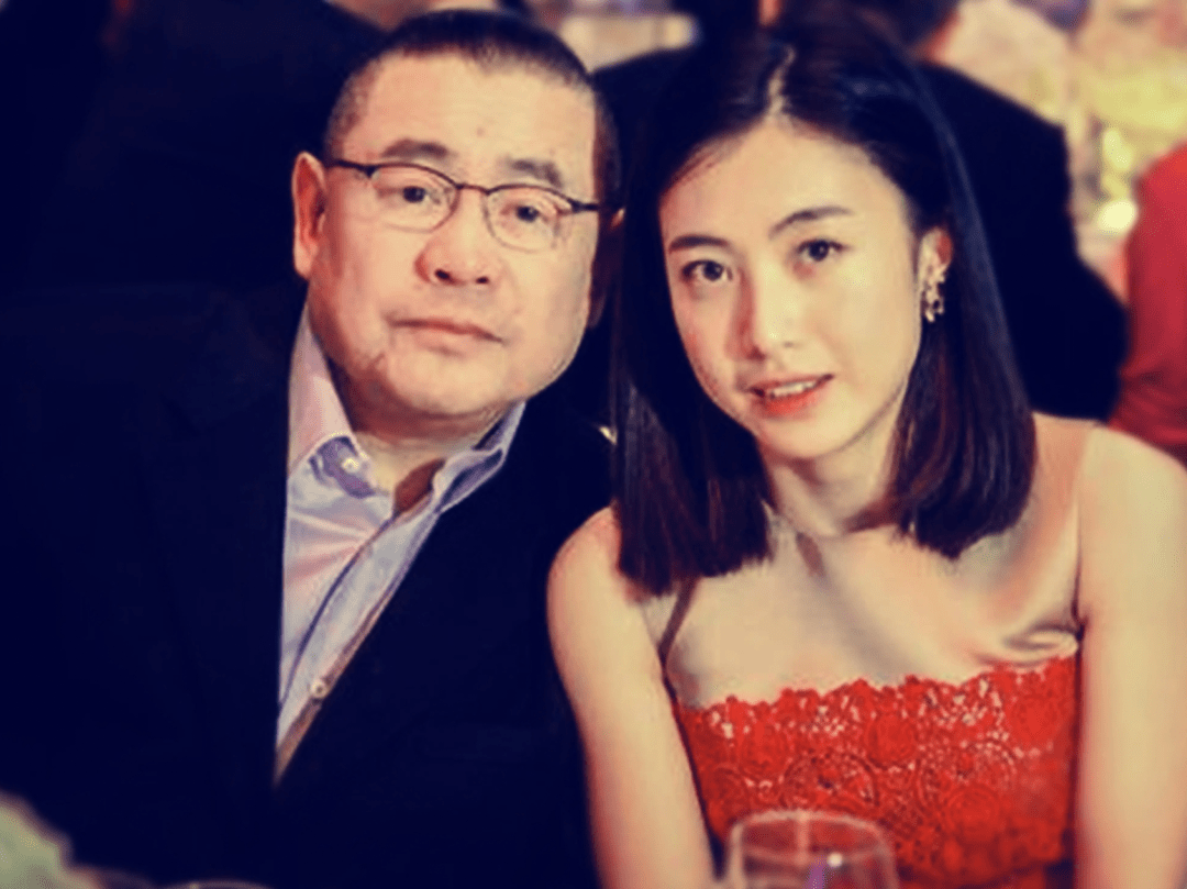 富豪收藏家刘銮雄谈艺术品升值空间<strong></p>
<p>比特币价格今日</strong>，瓷器也许可以乘百倍上涨
