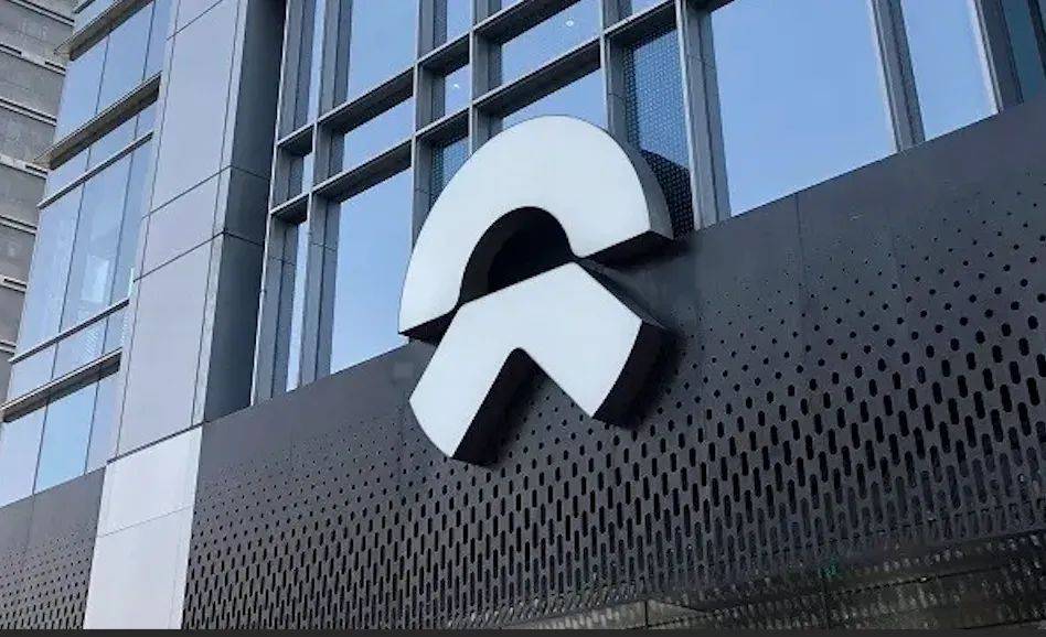 马斯克称人形机器人数量将超过人类；传谷歌中国裁员赔偿N+9+股票