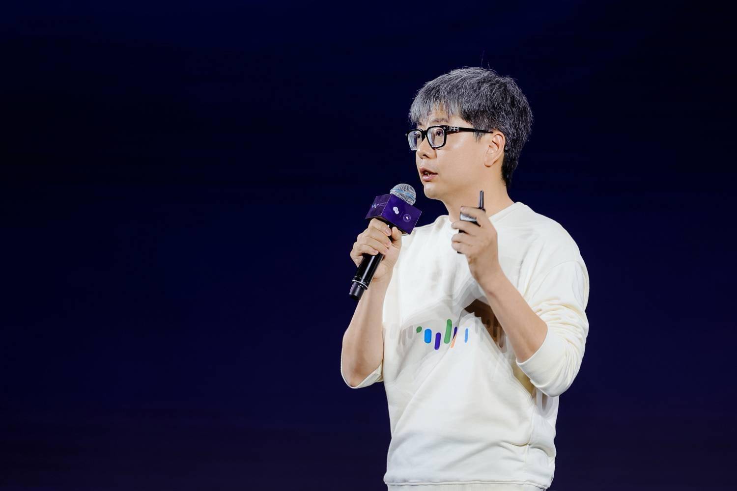 “刷掌支付”“问一问”怎么玩？微信这些功能上新<strong></p>
<p>微信上玩贵金属</strong>！