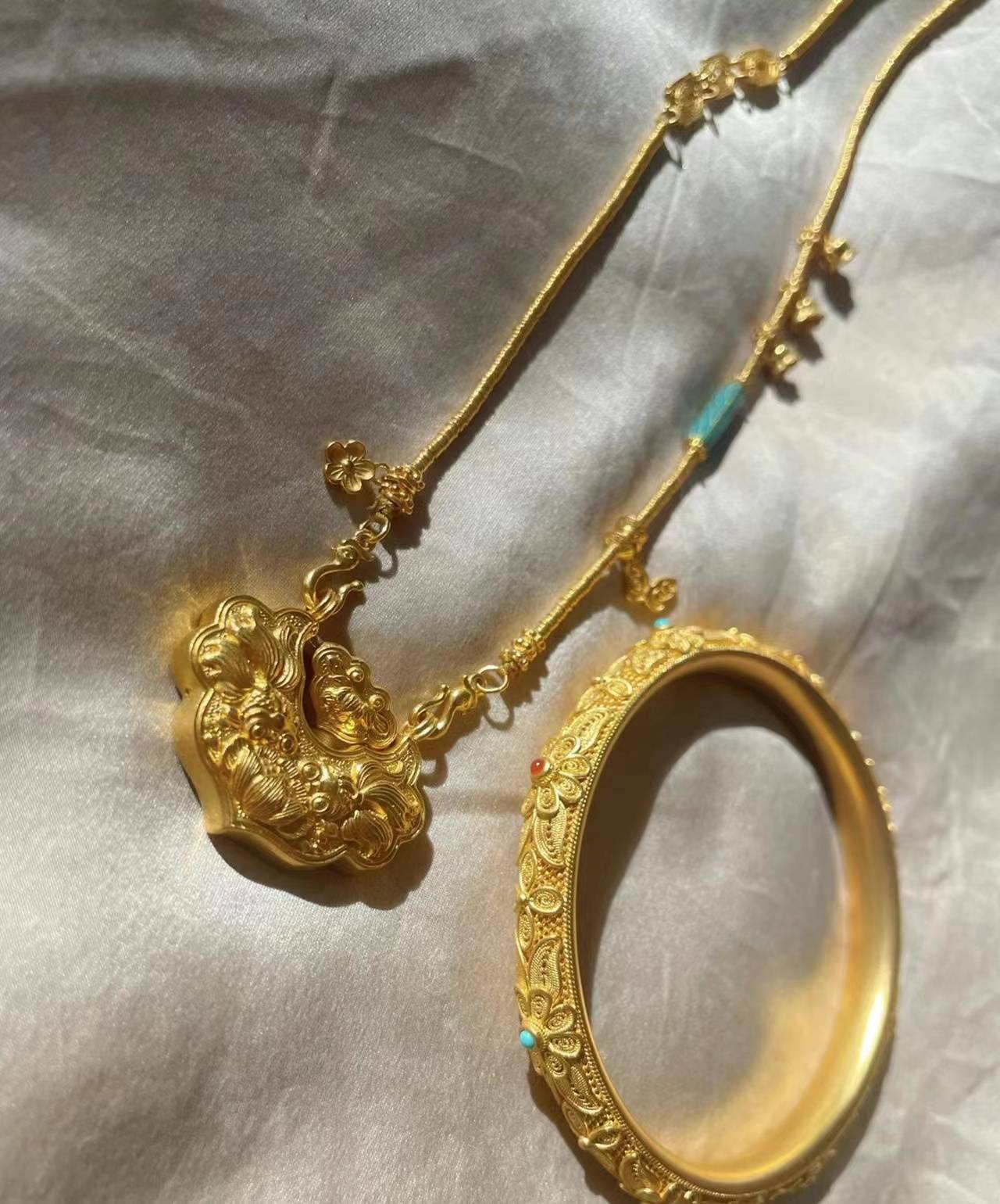 黄金首饰哪一家比较时尚<strong></p>
<p>黄金回收价位</strong>？今日黄金回收价格是多少？