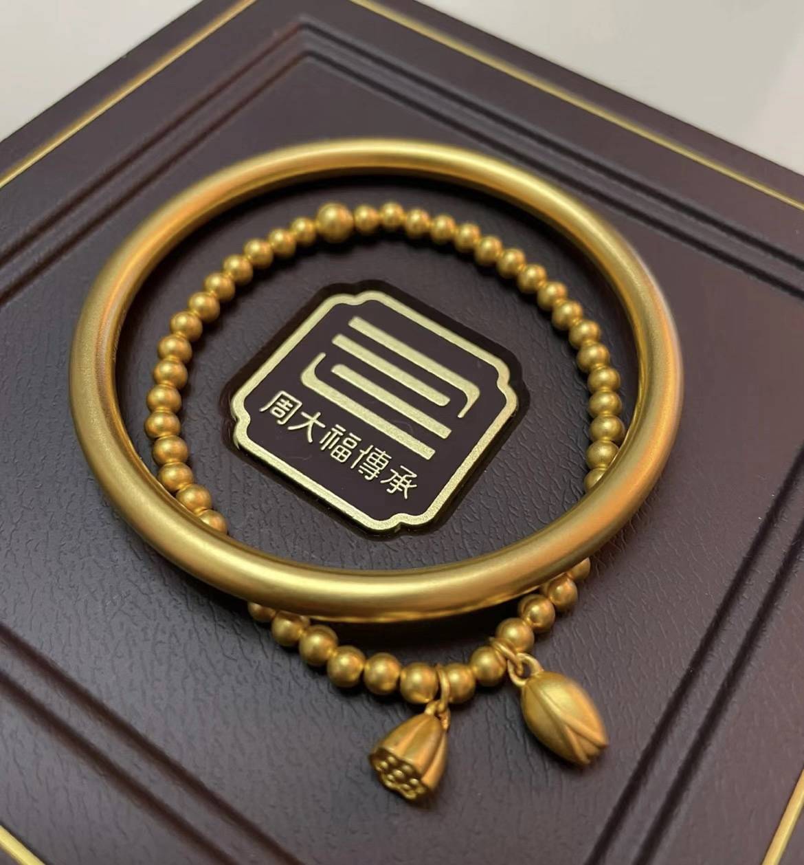 黄金首饰哪一家比较时尚<strong></p>
<p>黄金回收价位</strong>？今日黄金回收价格是多少？