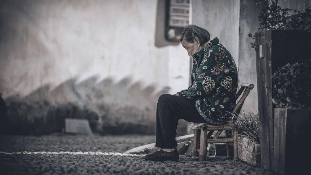 中老年人难以言说失禁羞耻<strong></p>
<p>南岸回收贵金属原料</strong>，藏着百亿生意与黑产