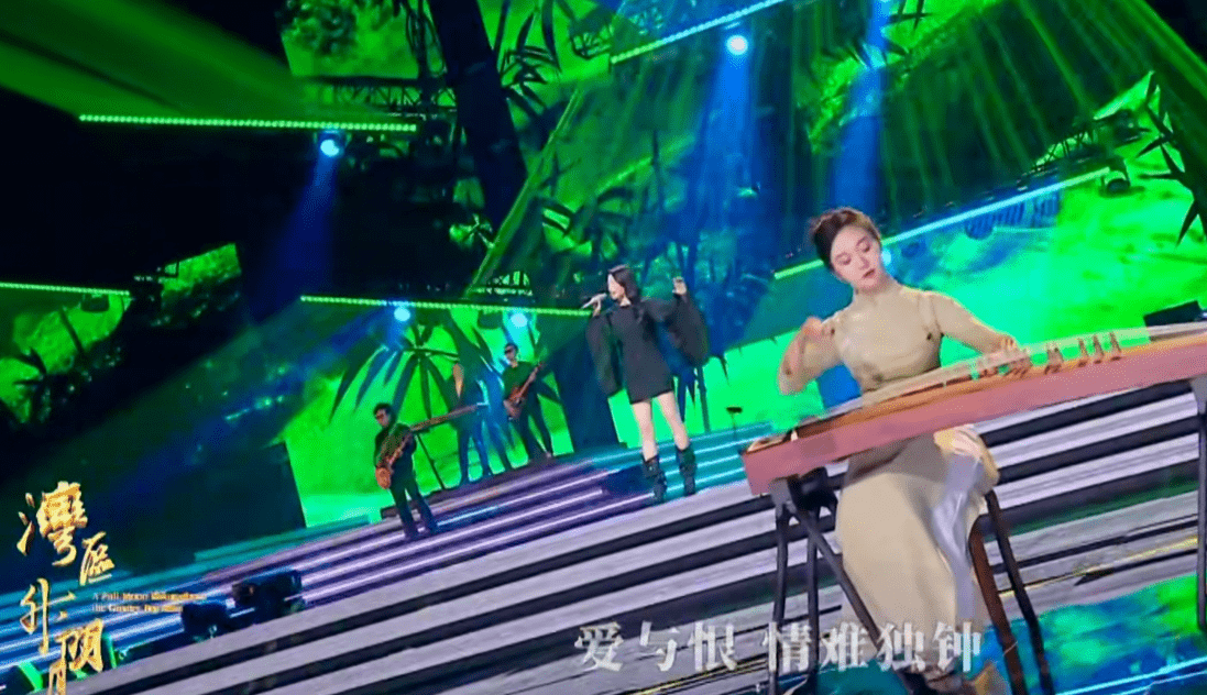 收视破1<strong></p>
<p>四大金属</strong>，香港这一夜，有四大惊喜，三大反差，还有两大遗憾