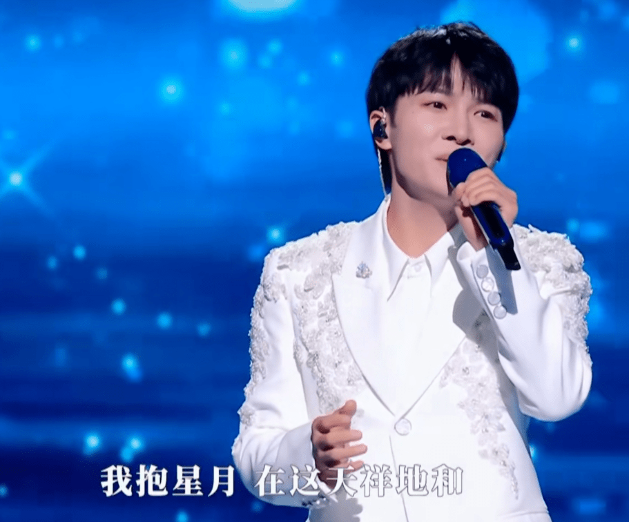 收视破1<strong></p>
<p>四大金属</strong>，香港这一夜，有四大惊喜，三大反差，还有两大遗憾
