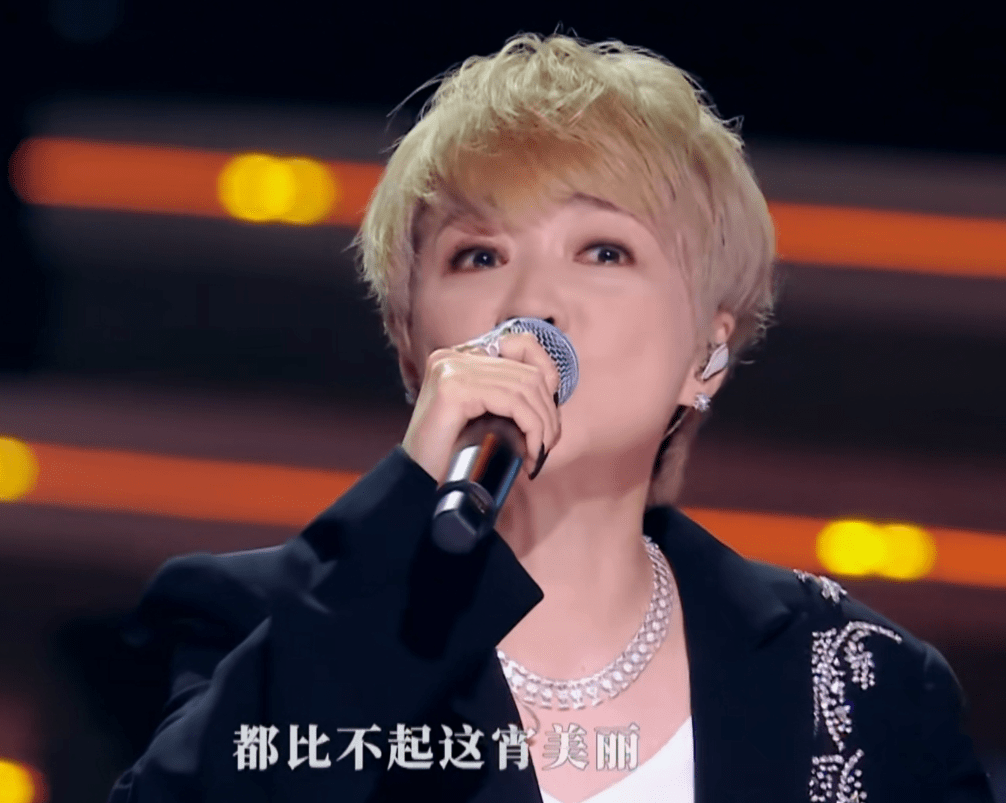 收视破1<strong></p>
<p>四大金属</strong>，香港这一夜，有四大惊喜，三大反差，还有两大遗憾