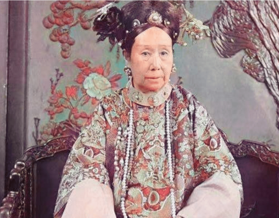 慈禧太后衣食住行无不精细<strong></p>
<p>库得币</strong>，换算成人民币，一天得花多少钱？