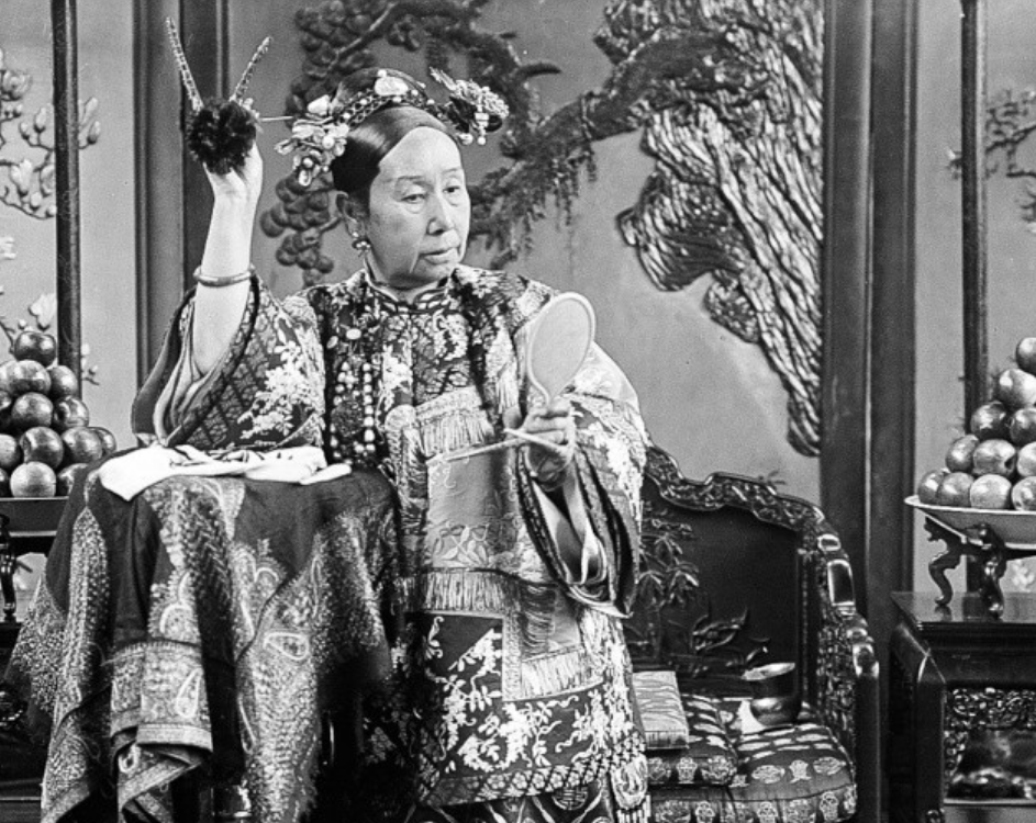 慈禧太后衣食住行无不精细<strong></p>
<p>库得币</strong>，换算成人民币，一天得花多少钱？