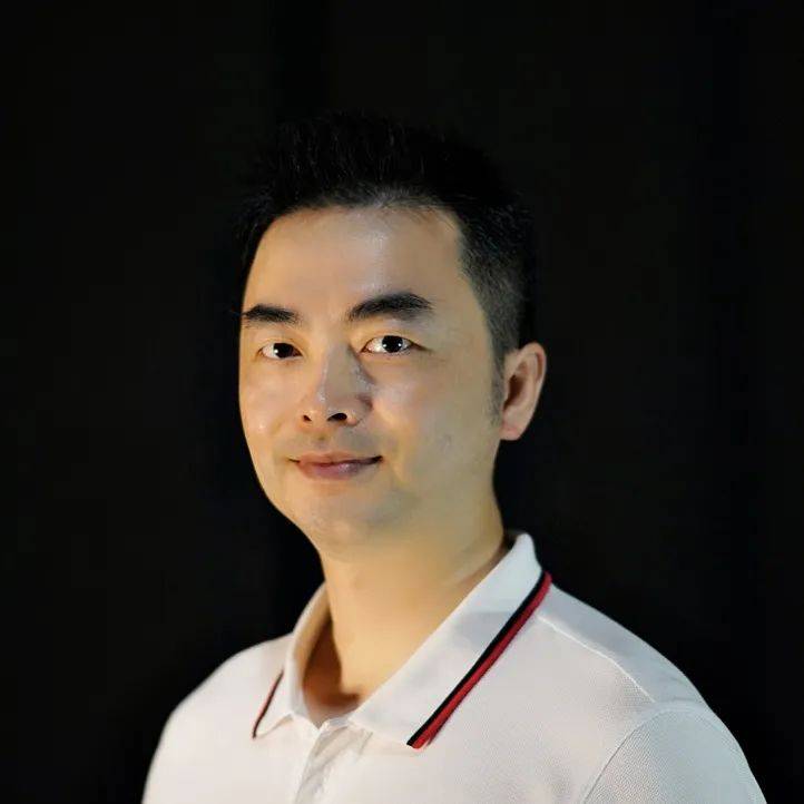 “吹灭你的蜡烛吧，因为世界是靠闪电照明的<strong></p>
<p>闪电软件吧</strong>。”