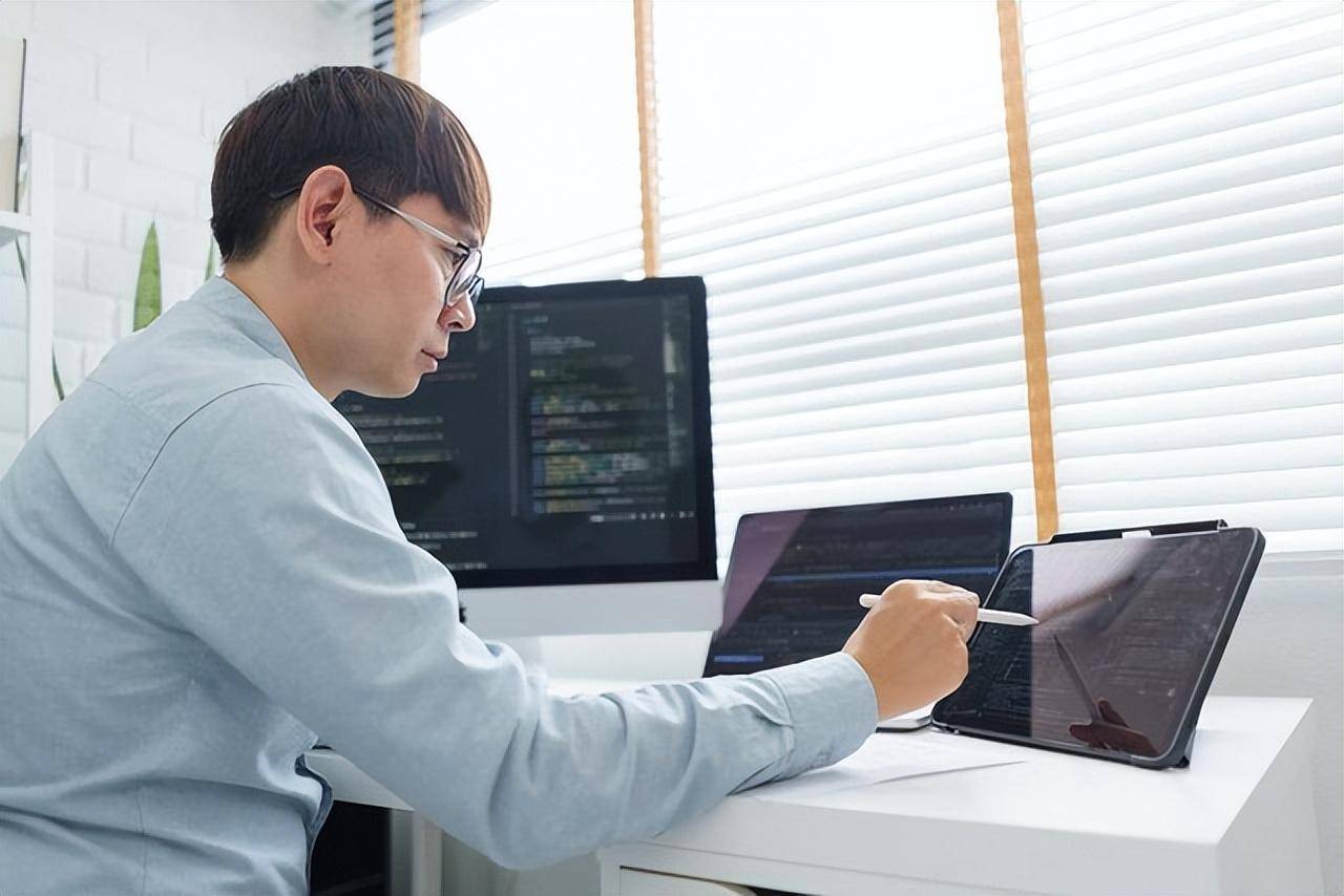 JAVA软件工程师怎么考取证书<strong></p>
<p>软件周期</strong>？出证的周期是多久