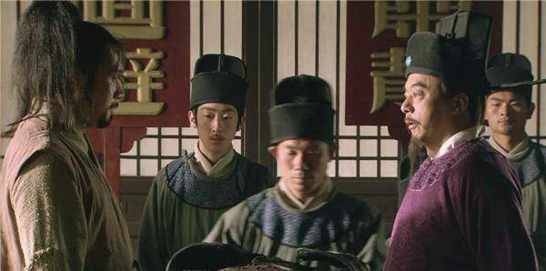 水浒中杨志丢了10万贯生辰纲<strong></p>
<p>在线换算货币</strong>，换算成现在的货币，相当于多少钱？