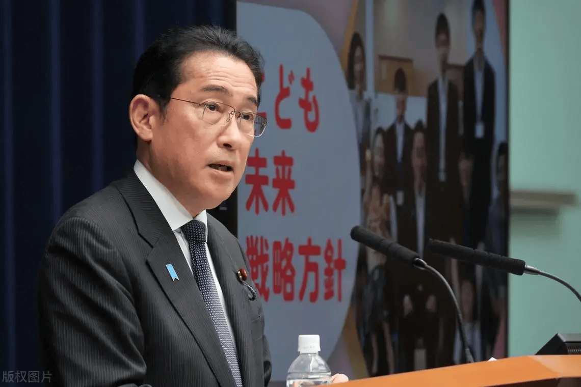 日元被大规模做空<strong></p>
<p>货币做空</strong>，世界货币要大洗牌？人民币将成全球第3大货币