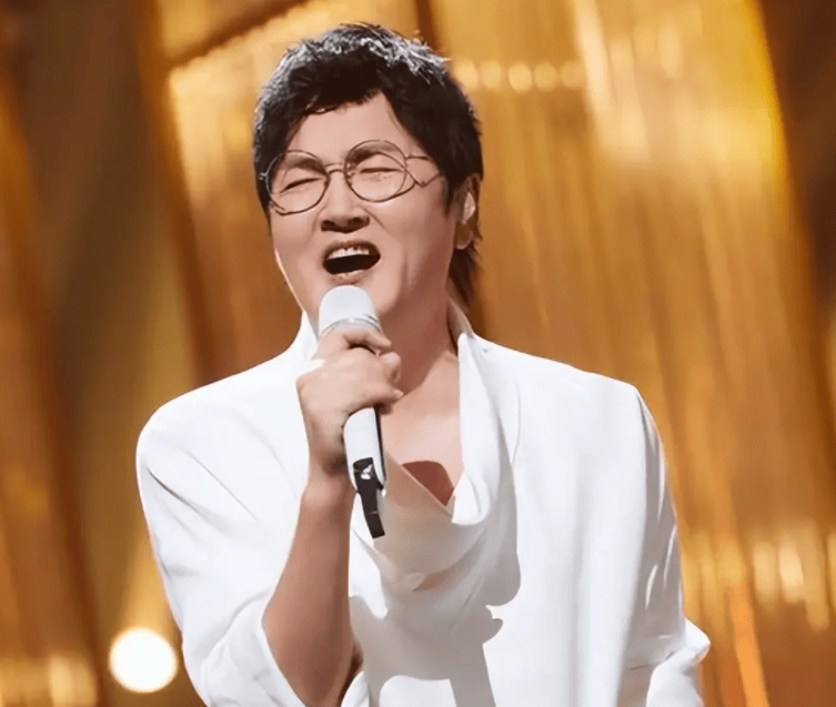 从全网声援<strong></p>
<p>玩币网</strong>，再到全网“怒骂”，那英被《歌手2024》玩坏了！