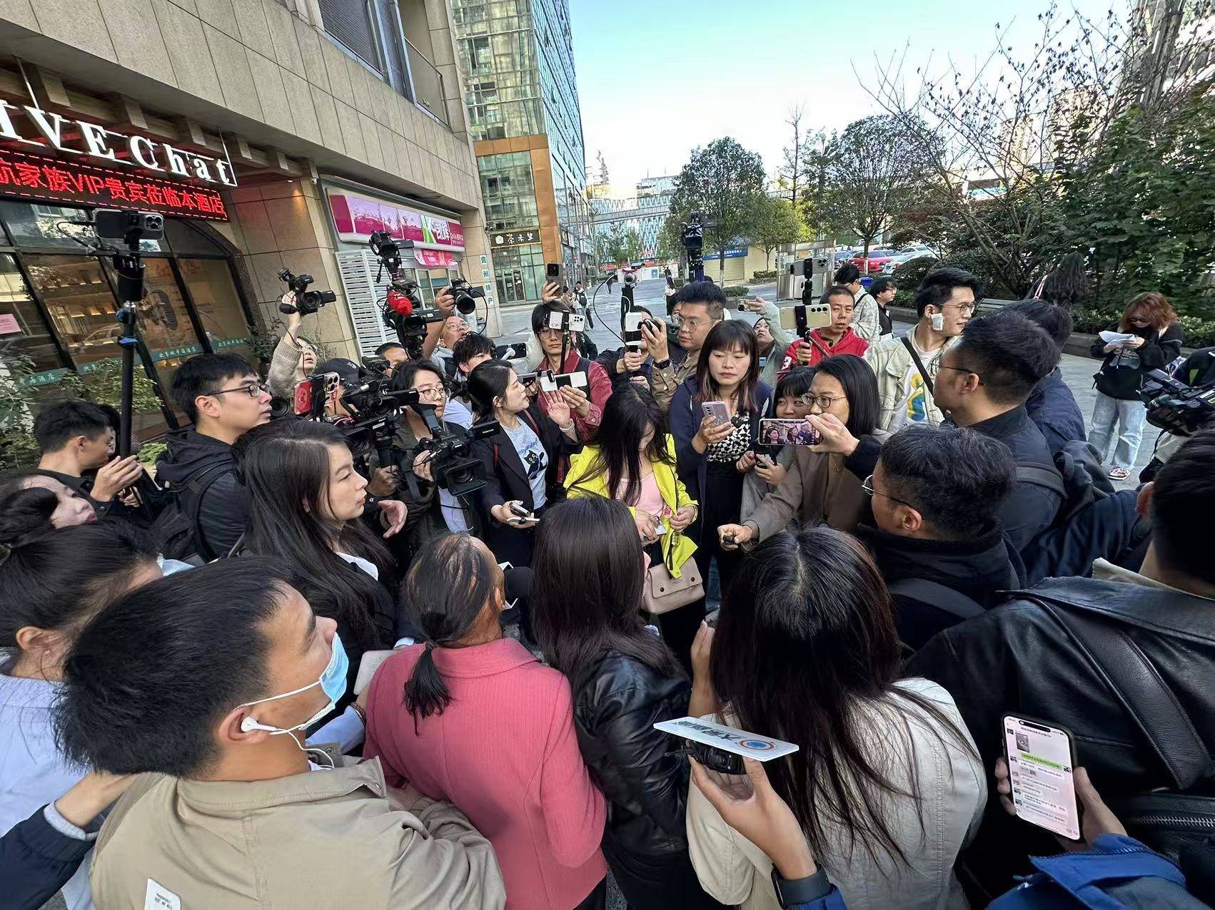死刑！余华英拐卖儿童案重审宣判<strong></p>
<p>加密货币行情</strong>，其当庭表示上诉