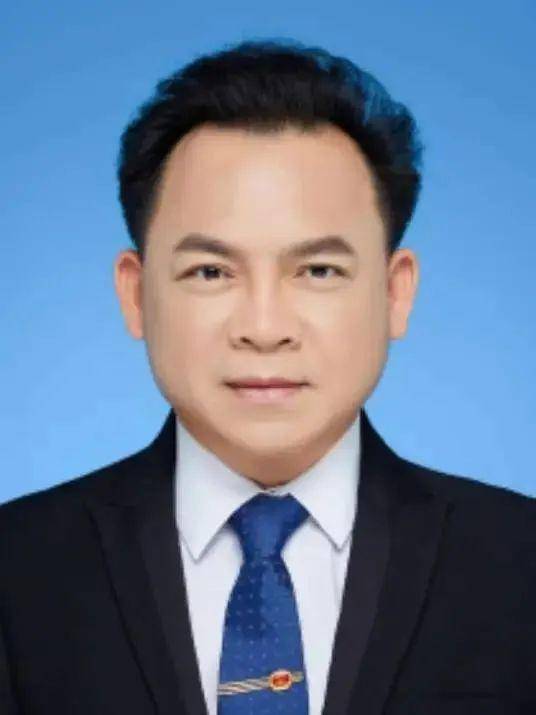 卸任市委书记3天后<strong></p>
<p>人为软件</strong>，55岁的他任省政府党组成员！