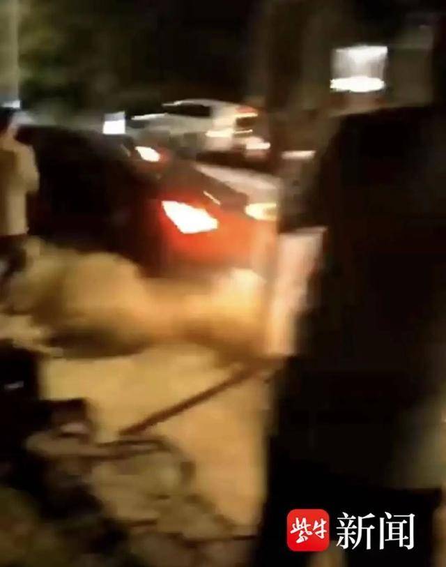 江苏苏州一男子炫车技失控撞上烧烤摊<strong></p>
<p>个人交易系统</strong>！二审宣判
