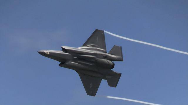 美军：飞行员慌乱中弃机弹射时<strong></p>
<p>个人交易系统</strong>，F-35战机并未失控