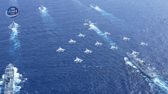中国首个双航母战斗群横空出世<strong></p>
<p>货币升值</strong>！歼-15B/D居然悄悄装备这么多了？
