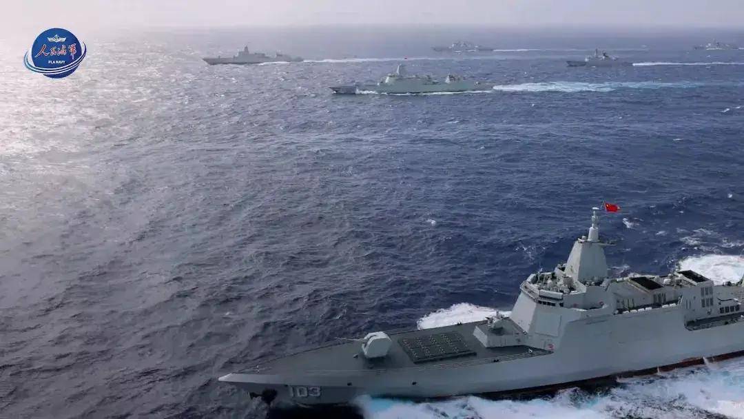 中国首个双航母战斗群横空出世<strong></p>
<p>货币升值</strong>！歼-15B/D居然悄悄装备这么多了？