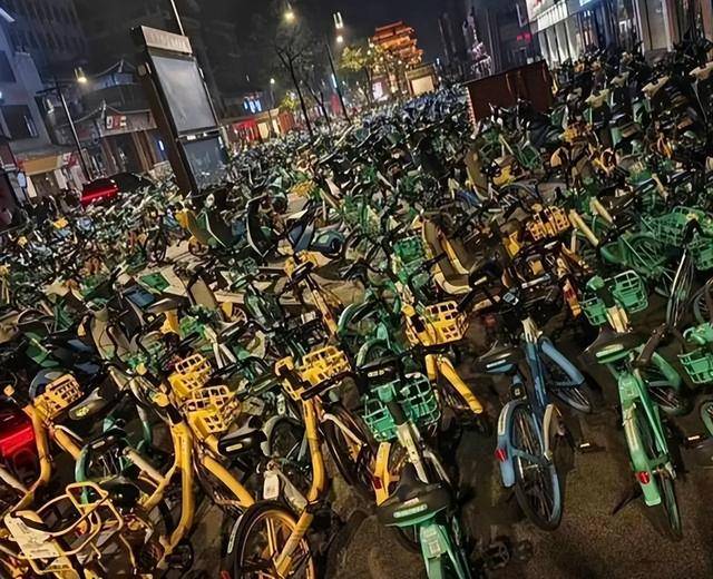 一觉醒来开封全是单车<strong></p>
<p>gxs币行情</strong>，调度员：拉不完，根本拉不完！