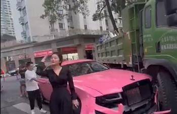 撞上劳斯莱斯的货车只有100万保险<strong></p>
<p>币圈行情</strong>，被撞车主回应