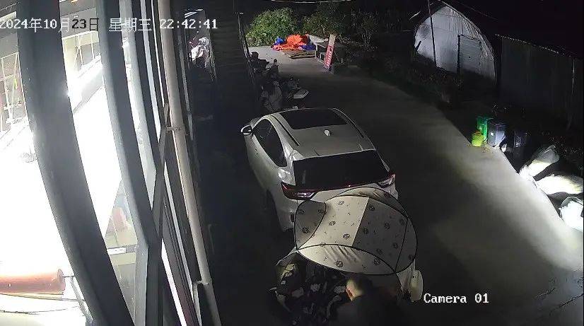 “我车被偷了<strong></p>
<p>比特币吧</strong>，车上有块毒猪肉！”男子深夜报警，结局大反转