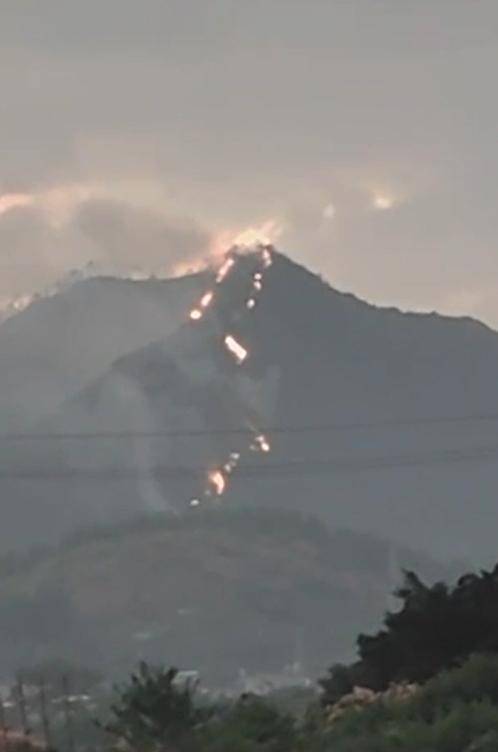广西博白突发山火<strong></p>
<p>比特币吧</strong>，数公里外县城能看到明火，应急：已扑灭，无人员伤亡和重大财产损失