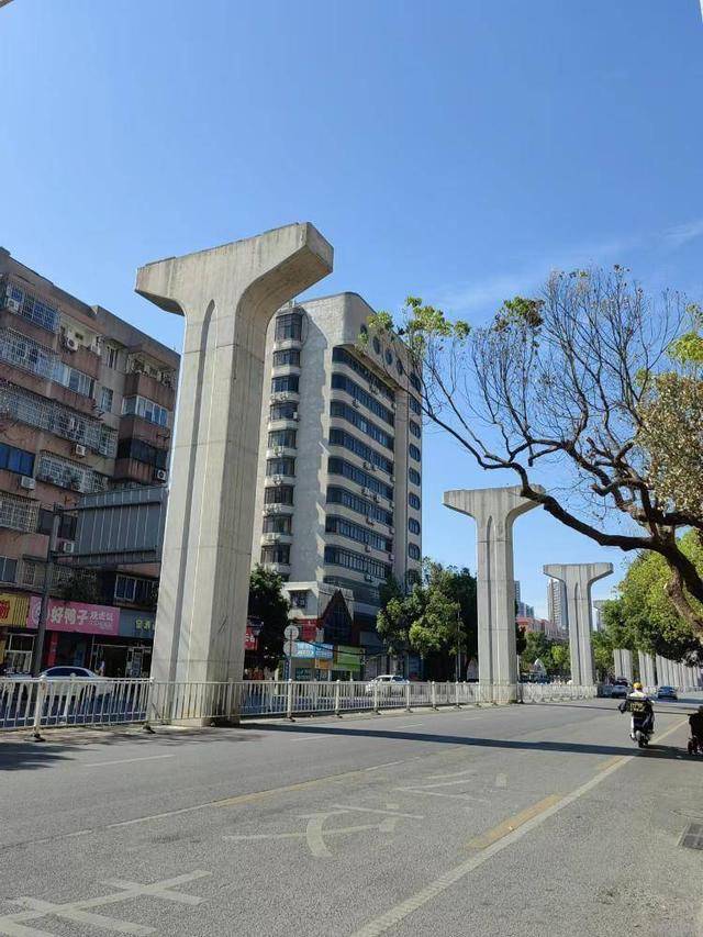 “当初就不该建！”广西烂尾轻轨被拆<strong></p>
<p>比特币吧</strong>，市民吐槽：又浪费了一次钱