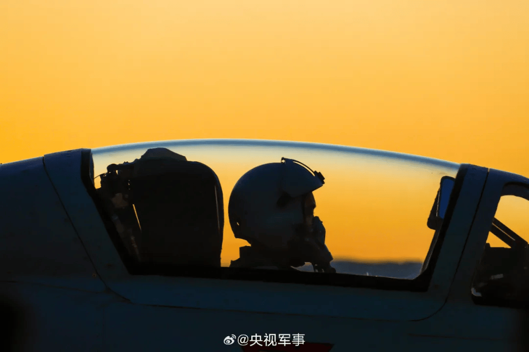 我们的飞机<strong></p>
<p>比特币吧</strong>，再也不用飞两遍了