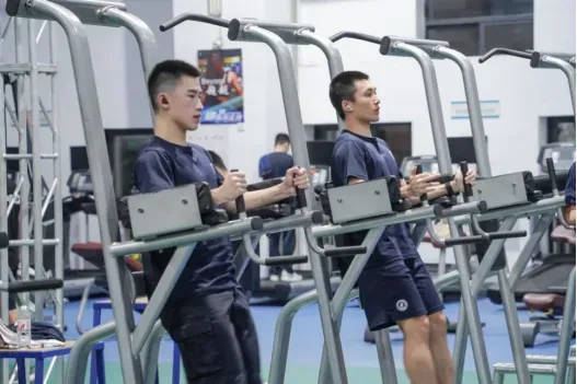 “八块腹肌和胸肌我都看习惯了”<strong></p>
<p>怎么挖比特币</strong>！浙江这所高校的健身房太火爆