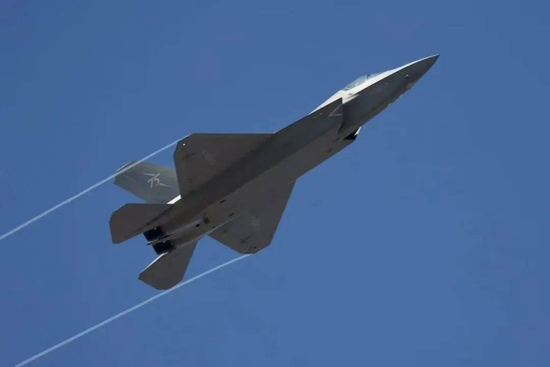 人民空军“三剑客”将升级为“四剑客”<strong></p>
<p>比特币矿场</strong>!歼-35A试验试飞过程公开:动则灵、静则稳