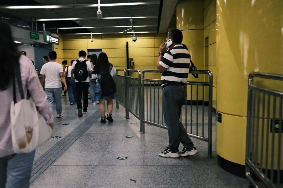 “地铁换乘路线比我的命还长”<strong></p>
<p>关于防范比特币风险的通知</strong>，大城市通勤很难不被它逼疯