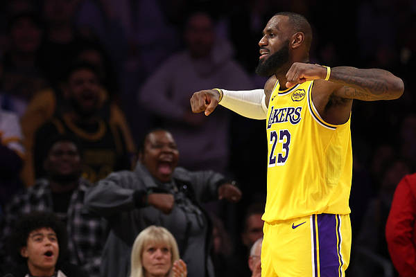 NBA｜连续三场三双<strong></p>
<p>关于防范比特币风险的通知</strong>！詹姆斯越老越妖 湖人击败灰熊名次对调