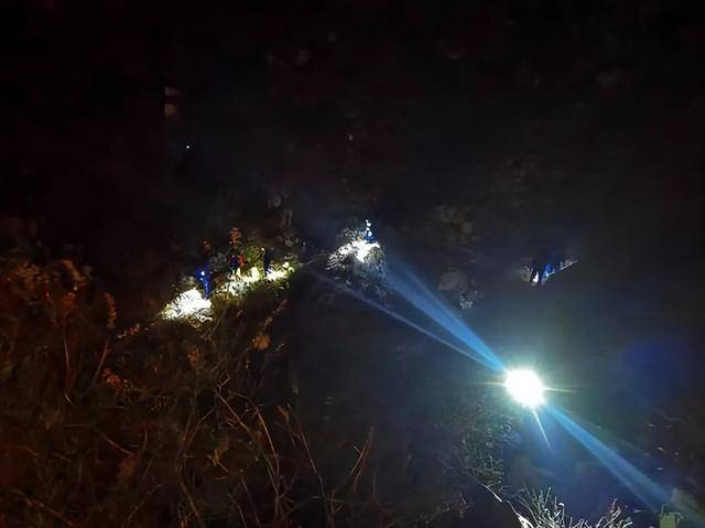 北京一18岁小伙只带了手机爬野山被困<strong></p>
<p>比特币期货</strong>，18人连夜救援