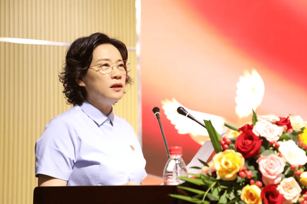 医疗领域反腐持续：三名医院领导干部同日被宣落马<strong></p>
<p>比特币价格回落</strong>，含现任或原“一把手”