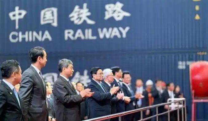 终于知道慌了<strong></p>
<p>比特币价格今日</strong>，越南批准建南北铁路，再回头找中国，大门已关上了