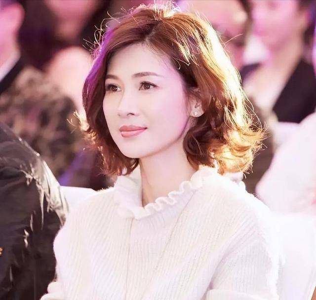 富商周旭辉<strong></p>
<p>比特币勒索病毒</strong>，44岁娶小12岁女星童蕾，获刑3年后，妻女过得如何？