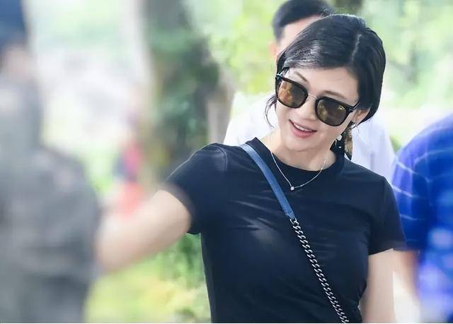 富商周旭辉<strong></p>
<p>比特币勒索病毒</strong>，44岁娶小12岁女星童蕾，获刑3年后，妻女过得如何？