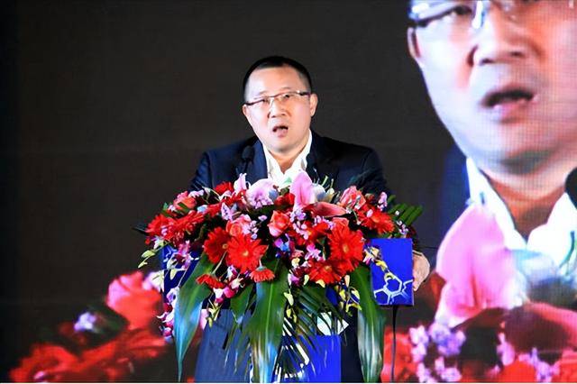 富商周旭辉<strong></p>
<p>比特币勒索病毒</strong>，44岁娶小12岁女星童蕾，获刑3年后，妻女过得如何？