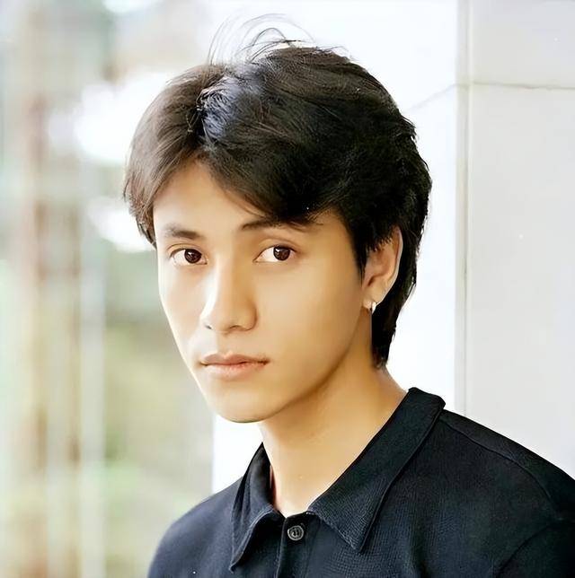 陈坤的儿子已成年<strong></p>
<p>比特币概念股</strong>，容貌开始显现母亲的基因，像谁可以认得出吗？