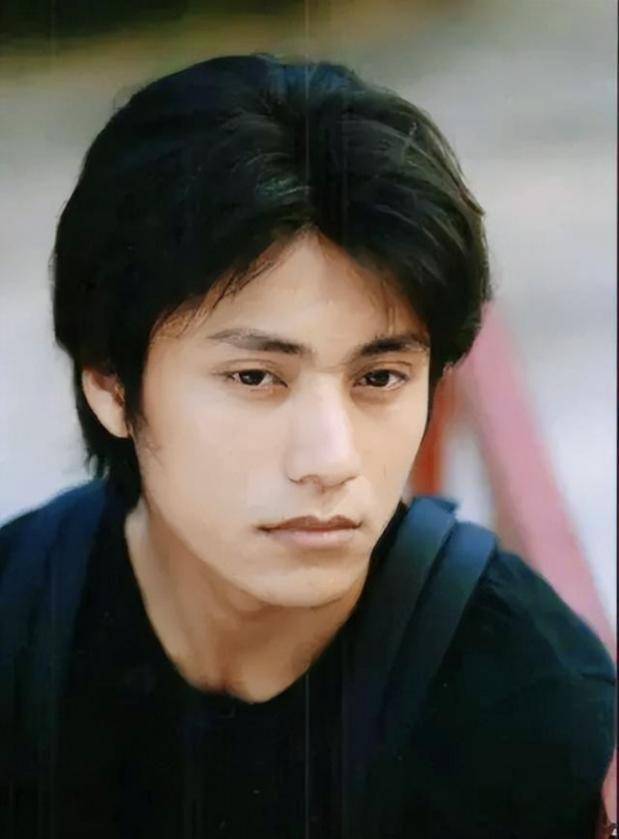 陈坤的儿子已成年<strong></p>
<p>比特币概念股</strong>，容貌开始显现母亲的基因，像谁可以认得出吗？