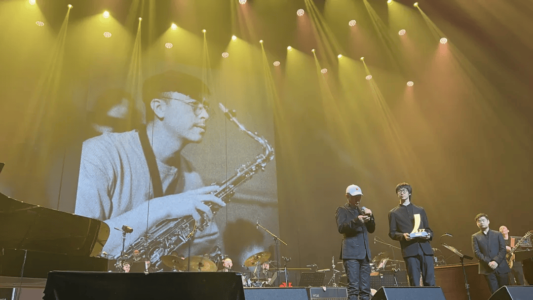 突发讣告：知名音乐家<strong></p>
<p>比特币概念股</strong>，凌晨去世