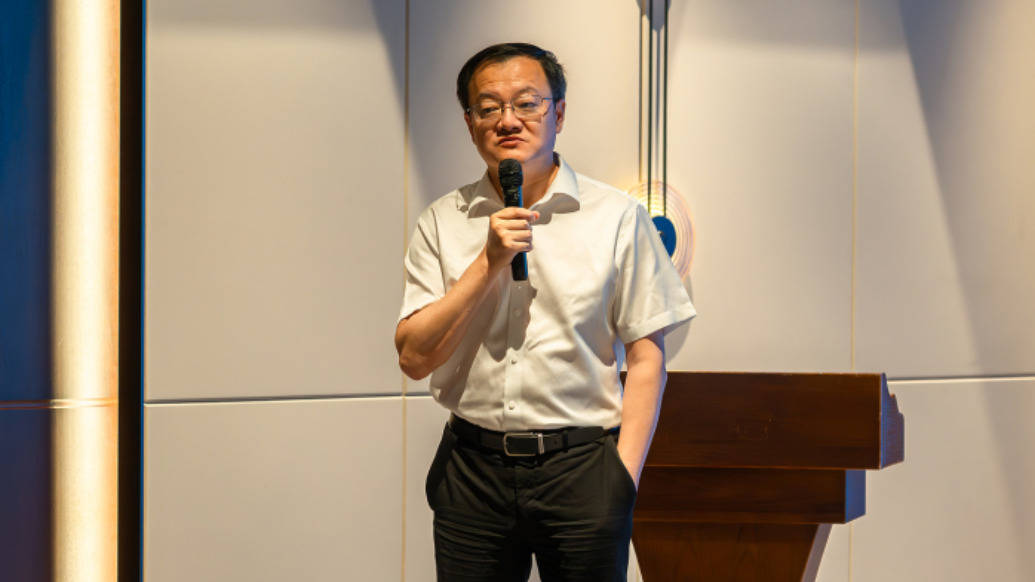 浙大校长杜江峰坦诚回应“论文署名中科大”<strong></p>
<p>比特币概念股</strong>，网友点赞