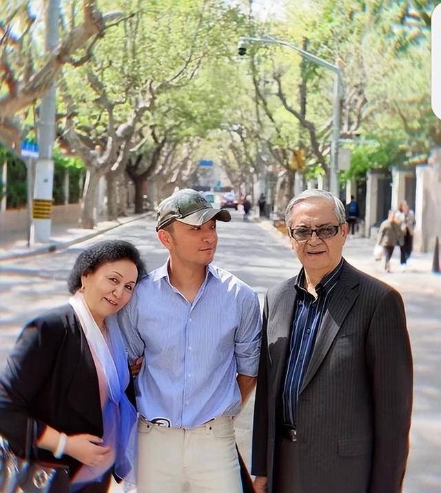 尼格买提：事业不顺<strong></p>
<p>如何挖比特币</strong>，婚姻崩溃后，母亲又身患重病，人生将如何？