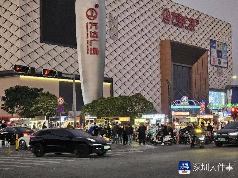 深圳一商圈50米40多个摊位<strong></p>
<p>比特币行情走势图</strong>，还摆上机动车道！街道办：清理整治劝导
