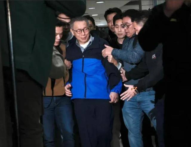 柯文哲绝处逢生<strong></p>
<p>偷电挖比特币</strong>，岛内高官突然集体“大逃亡”，邱毅罕见发文求救