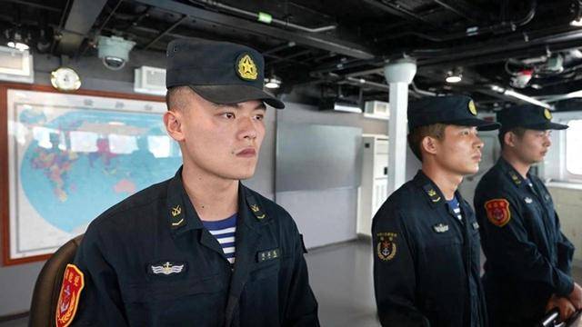 央视曝光：外舰使小计谋<strong></p>
<p>1个比特币价格多少</strong>，插队混入山东舰编队，055果断出击