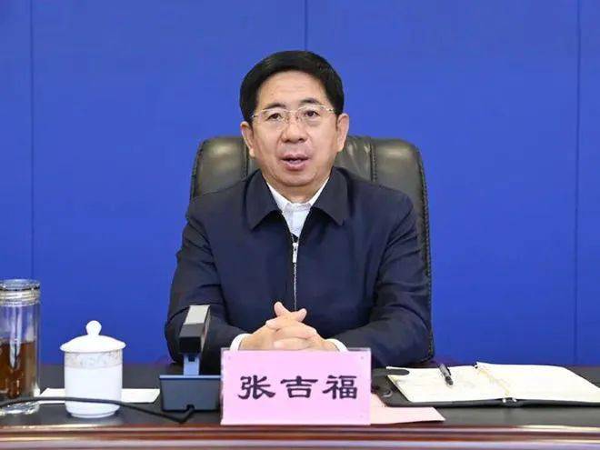 山西省委副书记张春林<strong></p>
<p>比特币暴跌上千美元</strong>，增补为省政协委员