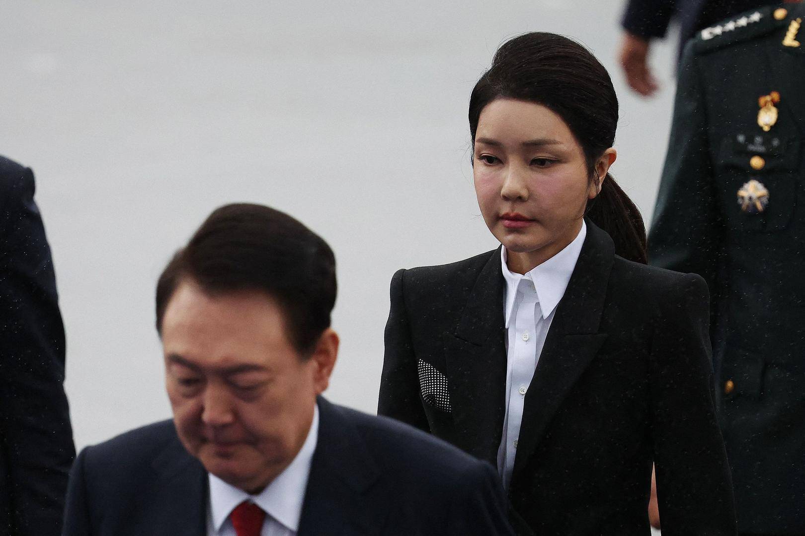 韩议员：金建希仍在总统官邸<strong></p>
<p>1比特币多少人民币</strong>，“脸色很难看”，尹锡悦说她最近“吃不下东西”