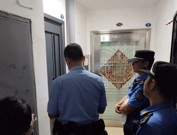 “太恶心了<strong></p>
<p>比特币风险</strong>！”楼上邻居将饭厅位置改成厕所……