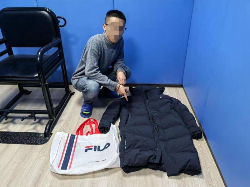 快过年<strong></p>
<p>比特币官方网站</strong>了 男子返乡前偷走前同事新买的品牌羽绒服 被北京铁警刑事拘留